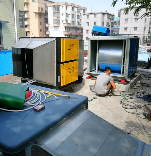 商用千亿球友会油烟抽排工程施工现场