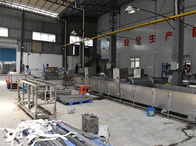 商用千亿球友会设备生产流水线