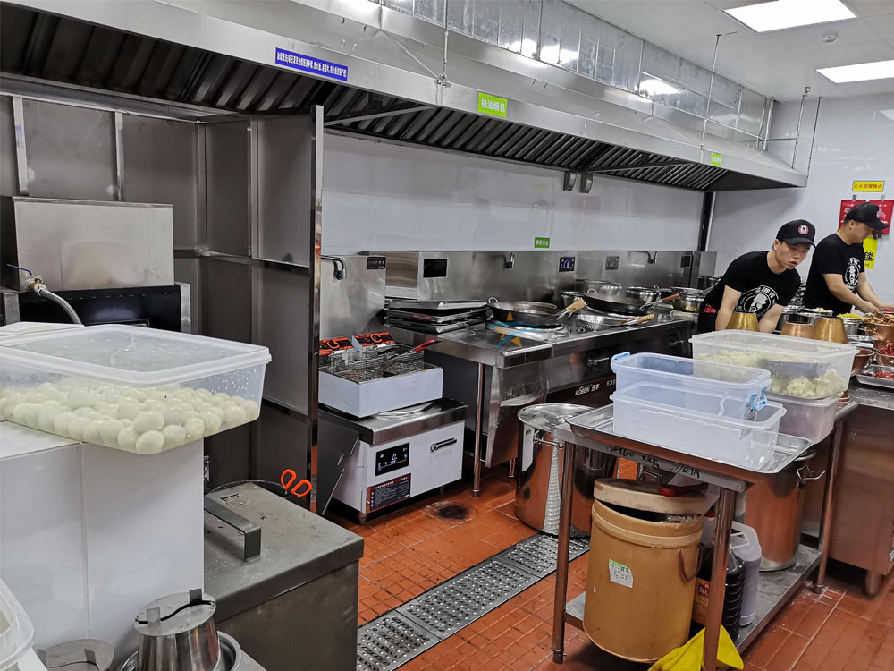 老佛爷铜炉蛙锅连锁餐饮千亿球友会工程中央主厨