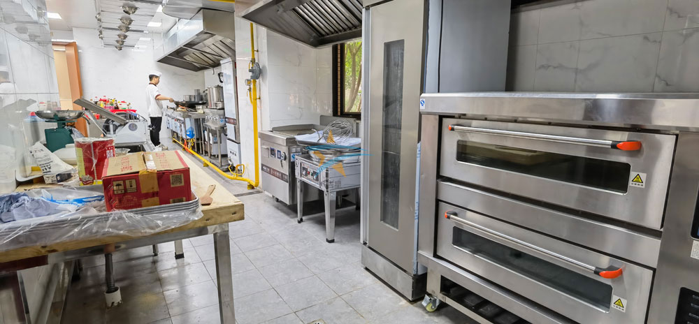 中建铁投食堂千亿球友会工程一角