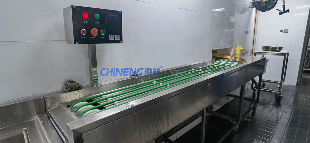 深圳光明贝特瑞2楼员工食堂千亿球友会餐具回收传送带