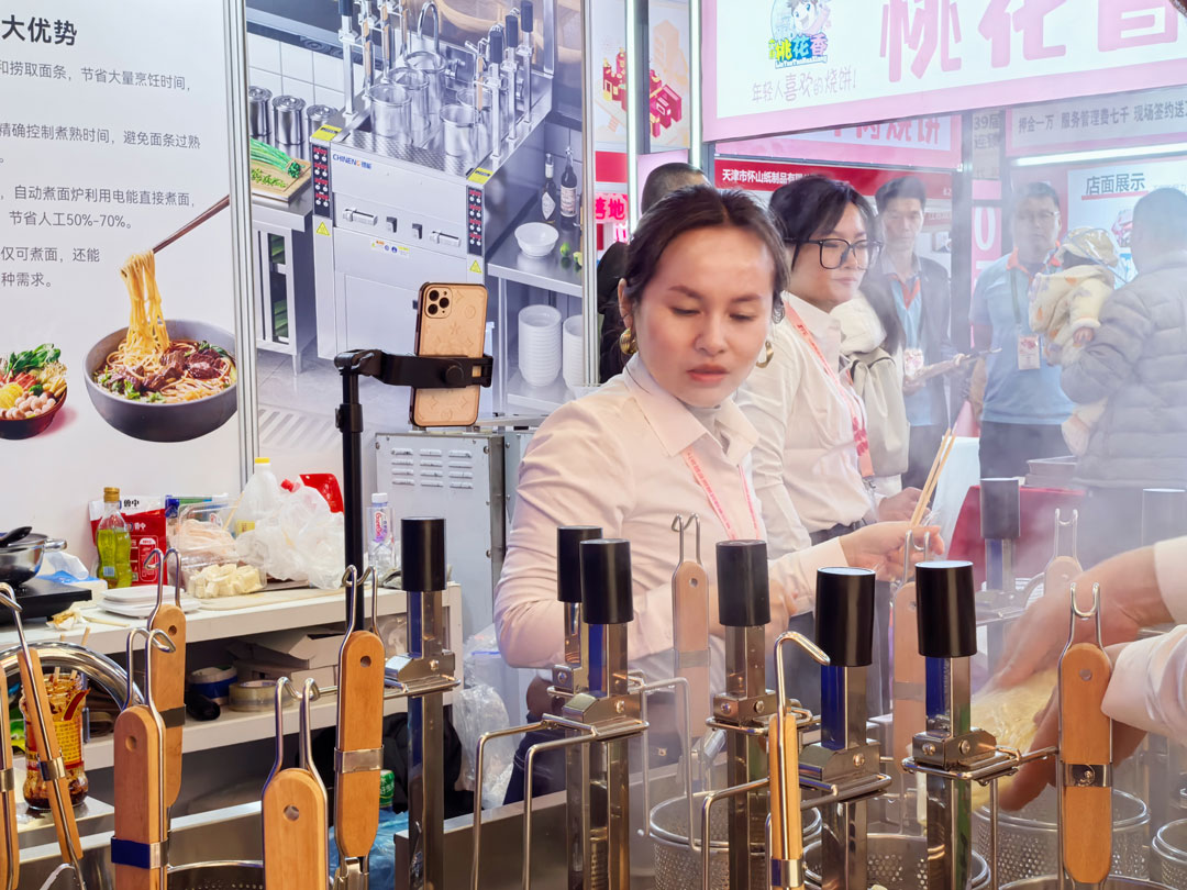 驰能八吉星千亿球友会工程第三十三届上海国际酒店及餐饮业博览会现场
